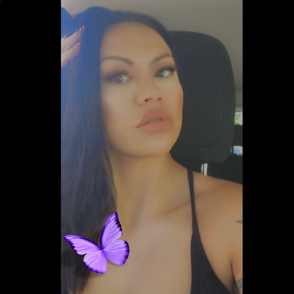 Meet your Posher, Elizabeth - Picture 2 of 4